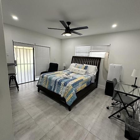 Lyz Miami Hotel โครอลเกเบิลส์ ภายนอก รูปภาพ